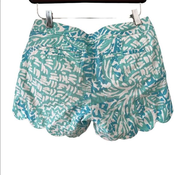 Lilly Pulitzer The Buttercup Shorts 5” inseam - Picture 2 of 5